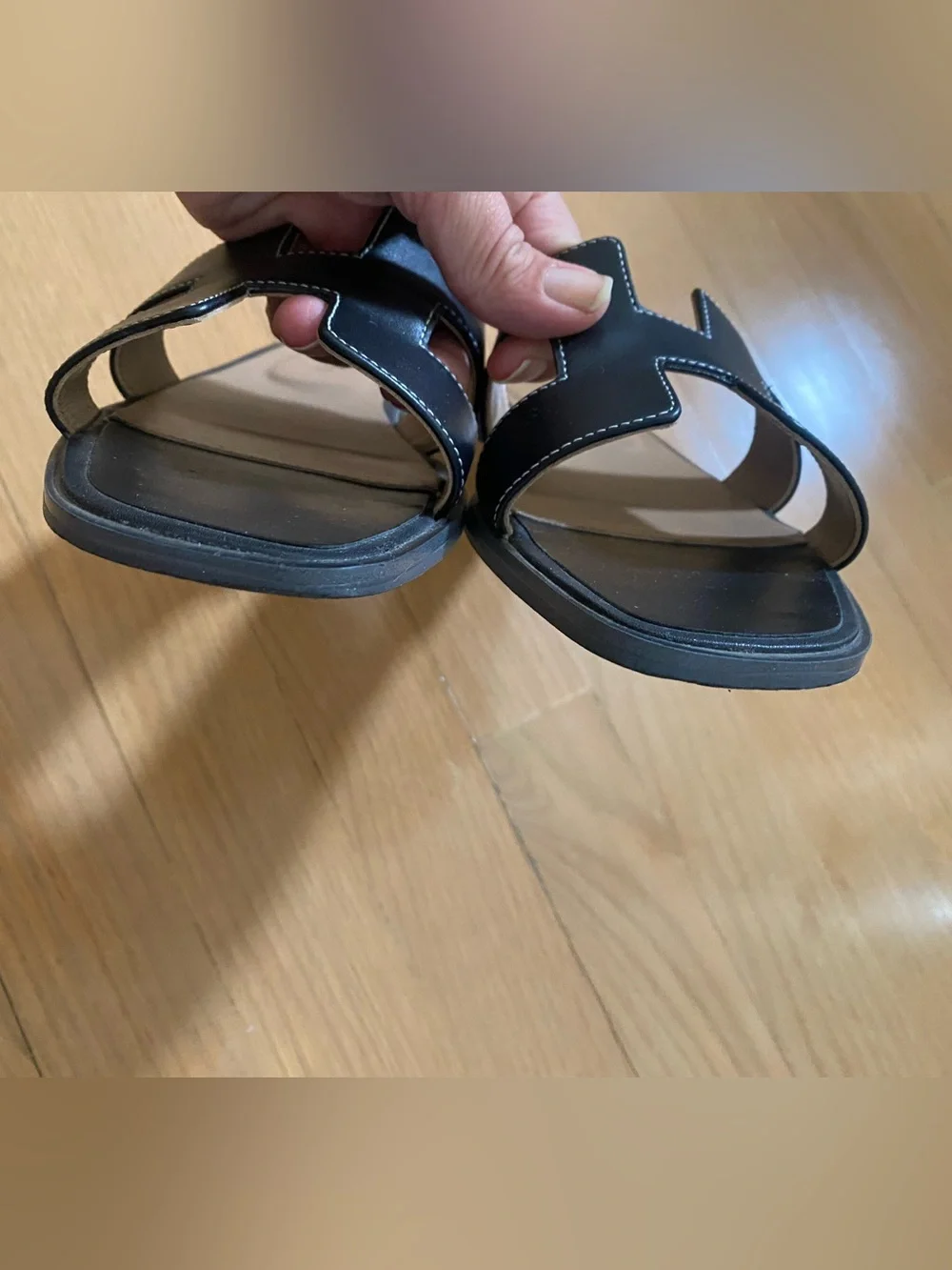 Kaitlyn Pan Genuine Leather H Sandals Black | Size 8 | Or@n-Style